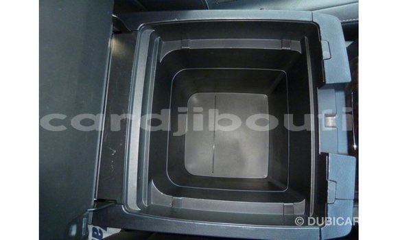 Acheter Import Voiture Toyota Land Cruiser Blanc à Import - Dubai, Ali Sabieh Region Acheter Import Voiture Toyota Land Cruiser Blanc à Import - Dubai, Ali Sabieh Region