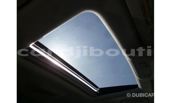 Acheter Import Voiture Toyota Land Cruiser Blanc à Import - Dubai, Ali Sabieh Region Acheter Import Voiture Toyota Land Cruiser Blanc à Import - Dubai, Ali Sabieh Region