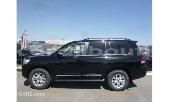 Acheter Import Voiture Toyota Land Cruiser Noir à Import - Dubai, Ali Sabieh Region Acheter Import Voiture Toyota Land Cruiser Noir à Import - Dubai, Ali Sabieh Region