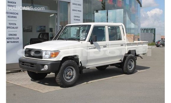 Buy Import Toyota Land Cruiser White Car in Import - Dubai in Ali Sabieh Region Buy Import Toyota Land Cruiser White Car in Import - Dubai in Ali Sabieh Region