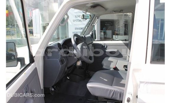 Buy Import Toyota Land Cruiser White Car in Import - Dubai in Ali Sabieh Region Buy Import Toyota Land Cruiser White Car in Import - Dubai in Ali Sabieh Region
