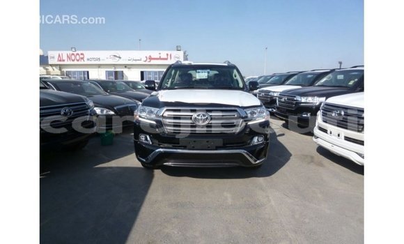 Acheter Import Voiture Toyota Land Cruiser Noir à Import - Dubai, Ali Sabieh Region Acheter Import Voiture Toyota Land Cruiser Noir à Import - Dubai, Ali Sabieh Region