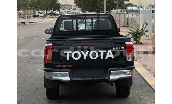Acheter Import Voiture Toyota Hilux Noir à Import - Dubai, Ali Sabieh Region Acheter Import Voiture Toyota Hilux Noir à Import - Dubai, Ali Sabieh Region