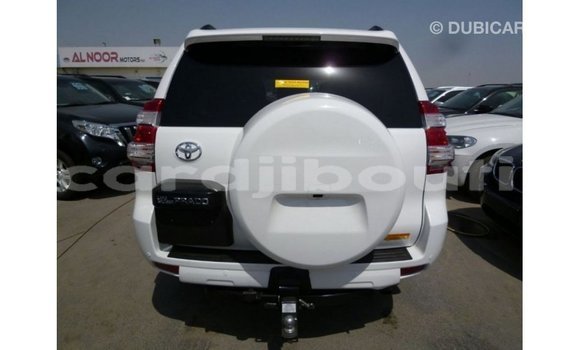 Acheter Import Voiture Toyota Prado Blanc à Import - Dubai, Ali Sabieh Region Acheter Import Voiture Toyota Prado Blanc à Import - Dubai, Ali Sabieh Region