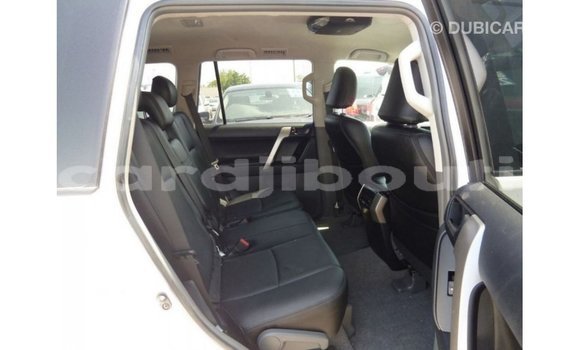 Acheter Import Voiture Toyota Prado Blanc à Import - Dubai, Ali Sabieh Region Acheter Import Voiture Toyota Prado Blanc à Import - Dubai, Ali Sabieh Region