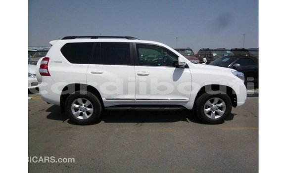 Acheter Import Voiture Toyota Prado Blanc à Import - Dubai, Ali Sabieh Region Acheter Import Voiture Toyota Prado Blanc à Import - Dubai, Ali Sabieh Region
