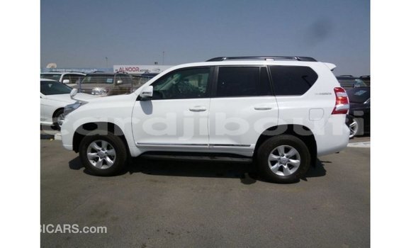 Acheter Import Voiture Toyota Prado Blanc à Import - Dubai, Ali Sabieh Region Acheter Import Voiture Toyota Prado Blanc à Import - Dubai, Ali Sabieh Region