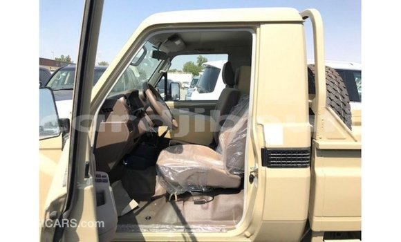Acheter Import Voiture Toyota Land Cruiser Beige à Import - Dubai, Ali Sabieh Region Acheter Import Voiture Toyota Land Cruiser Beige à Import - Dubai, Ali Sabieh Region