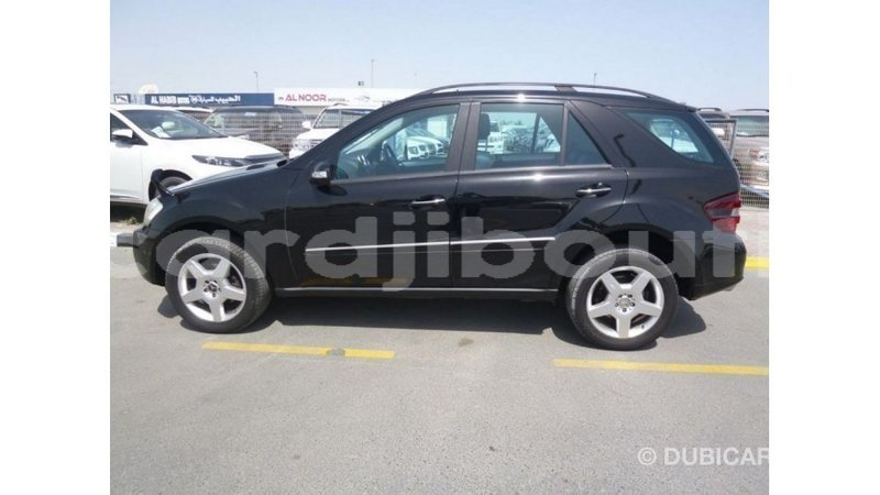 Big with watermark mercedes benz 190 ali sabieh region import dubai 2389