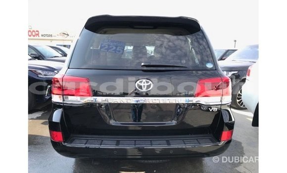 Acheter Import Voiture Toyota Land Cruiser Noir à Import - Dubai, Ali Sabieh Region Acheter Import Voiture Toyota Land Cruiser Noir à Import - Dubai, Ali Sabieh Region