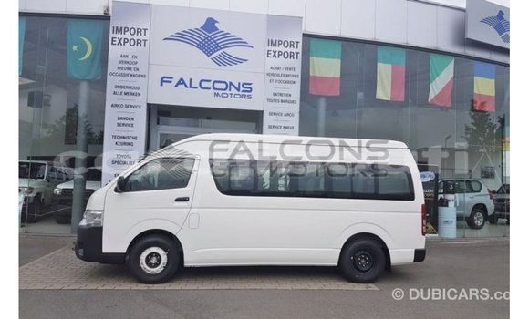 Acheter Import Voiture Toyota Hiace Blanc à Import - Dubai, Ali Sabieh Region Acheter Import Voiture Toyota Hiace Blanc à Import - Dubai, Ali Sabieh Region
