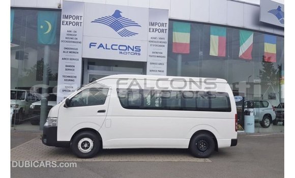 Acheter Import Voiture Toyota Hiace Blanc à Import - Dubai, Ali Sabieh Region Acheter Import Voiture Toyota Hiace Blanc à Import - Dubai, Ali Sabieh Region
