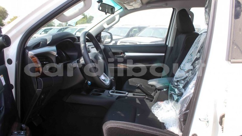 Big with watermark toyota hilux ali sabieh region import dubai 2400