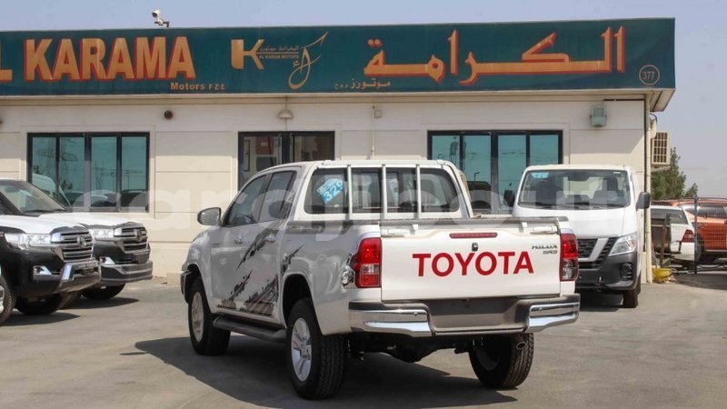 Big with watermark toyota hilux ali sabieh region import dubai 2400