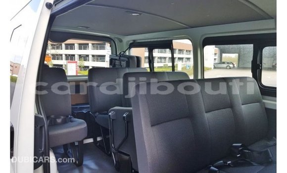 Acheter Import Voiture Toyota Hiace Blanc à Import - Dubai, Ali Sabieh Region Acheter Import Voiture Toyota Hiace Blanc à Import - Dubai, Ali Sabieh Region