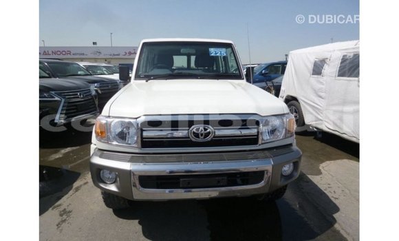 Acheter Import Voiture Toyota Land Cruiser Blanc à Import - Dubai, Ali Sabieh Region Acheter Import Voiture Toyota Land Cruiser Blanc à Import - Dubai, Ali Sabieh Region