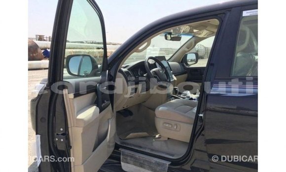 Acheter Import Voiture Toyota Land Cruiser Noir à Import - Dubai, Ali Sabieh Region Acheter Import Voiture Toyota Land Cruiser Noir à Import - Dubai, Ali Sabieh Region
