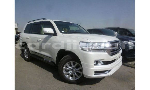 Acheter Import Voiture Toyota Land Cruiser Blanc à Import - Dubai, Ali Sabieh Region Acheter Import Voiture Toyota Land Cruiser Blanc à Import - Dubai, Ali Sabieh Region