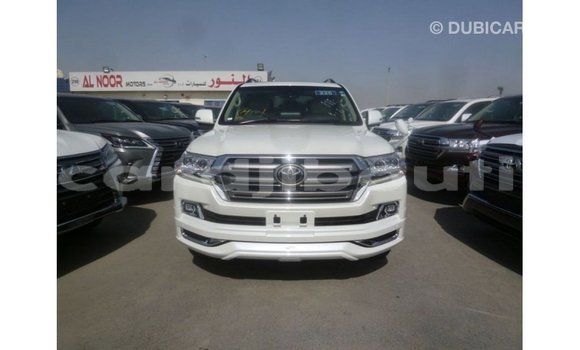 Acheter Import Voiture Toyota Land Cruiser Blanc à Import - Dubai, Ali Sabieh Region Acheter Import Voiture Toyota Land Cruiser Blanc à Import - Dubai, Ali Sabieh Region