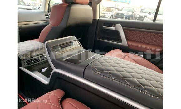Acheter Import Voiture Toyota Land Cruiser Noir à Import - Dubai, Ali Sabieh Region Acheter Import Voiture Toyota Land Cruiser Noir à Import - Dubai, Ali Sabieh Region