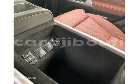 Acheter Import Voiture Toyota Land Cruiser Noir à Import - Dubai, Ali Sabieh Region Acheter Import Voiture Toyota Land Cruiser Noir à Import - Dubai, Ali Sabieh Region