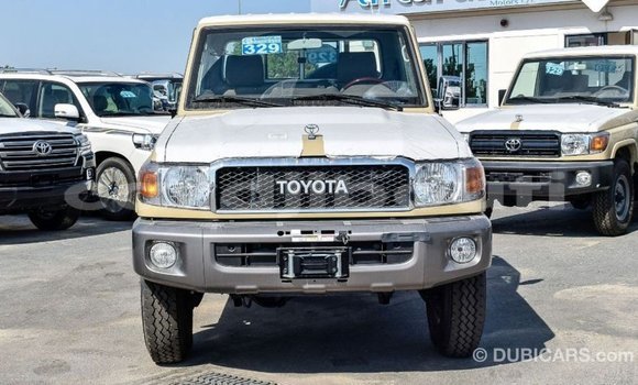Acheter Import Voiture Toyota Land Cruiser Beige à Import - Dubai, Ali Sabieh Region Acheter Import Voiture Toyota Land Cruiser Beige à Import - Dubai, Ali Sabieh Region