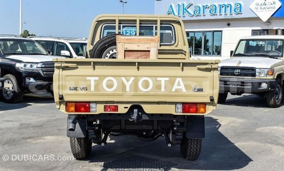 Acheter Import Voiture Toyota Land Cruiser Beige à Import - Dubai, Ali Sabieh Region Acheter Import Voiture Toyota Land Cruiser Beige à Import - Dubai, Ali Sabieh Region