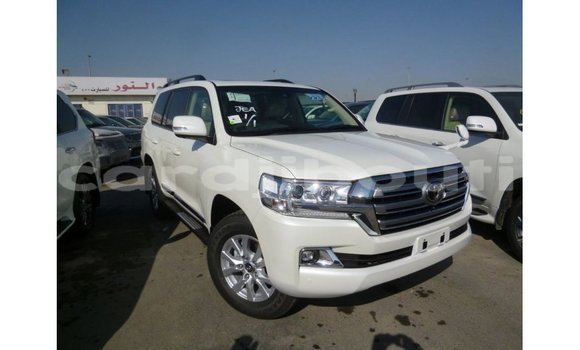 Acheter Import Voiture Toyota Land Cruiser Blanc à Import - Dubai, Ali Sabieh Region Acheter Import Voiture Toyota Land Cruiser Blanc à Import - Dubai, Ali Sabieh Region