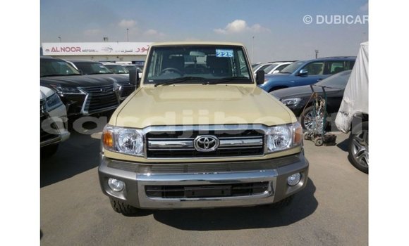 Acheter Import Voiture Toyota Land Cruiser Beige à Import - Dubai, Ali Sabieh Region Acheter Import Voiture Toyota Land Cruiser Beige à Import - Dubai, Ali Sabieh Region