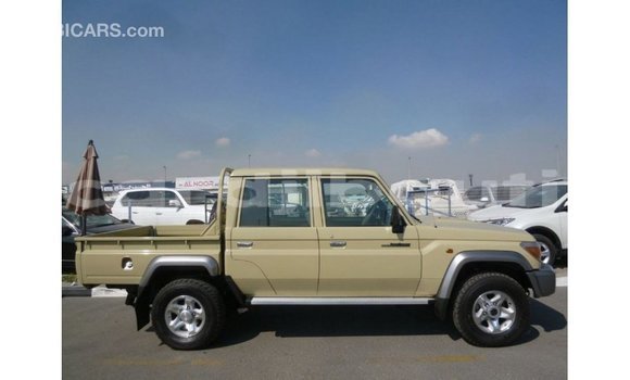 Acheter Import Voiture Toyota Land Cruiser Beige à Import - Dubai, Ali Sabieh Region Acheter Import Voiture Toyota Land Cruiser Beige à Import - Dubai, Ali Sabieh Region