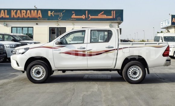 Acheter Import Voiture Toyota Hilux Blanc à Import - Dubai, Ali Sabieh Region Acheter Import Voiture Toyota Hilux Blanc à Import - Dubai, Ali Sabieh Region