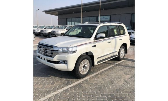 Acheter Import Voiture Toyota Land Cruiser Blanc à Import - Dubai, Ali Sabieh Region Acheter Import Voiture Toyota Land Cruiser Blanc à Import - Dubai, Ali Sabieh Region