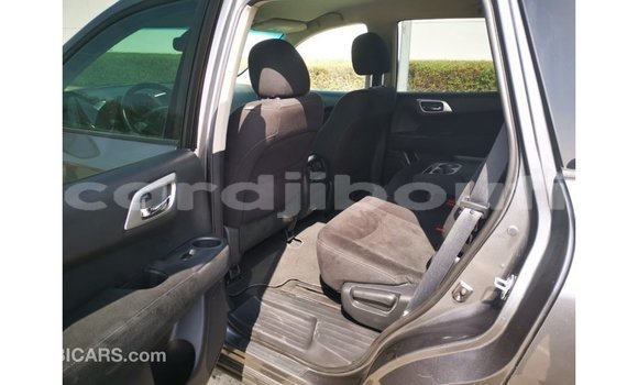 Buy Import Nissan Pathfinder Other Car in Import - Dubai in Ali Sabieh Region Buy Import Nissan Pathfinder Other Car in Import - Dubai in Ali Sabieh Region