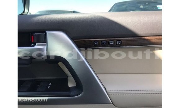 Acheter Import Voiture Toyota Land Cruiser Blanc à Import - Dubai, Ali Sabieh Region Acheter Import Voiture Toyota Land Cruiser Blanc à Import - Dubai, Ali Sabieh Region