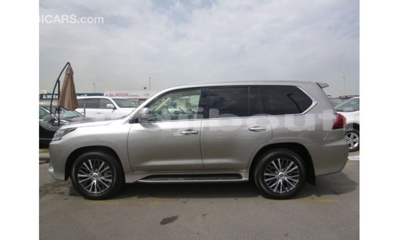 Acheter Import Voiture Lexus LX Autre à Import - Dubai, Ali Sabieh Region Acheter Import Voiture Lexus LX Autre à Import - Dubai, Ali Sabieh Region