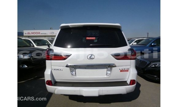 Acheter Import Voiture Lexus LX Blanc à Import - Dubai, Ali Sabieh Region Acheter Import Voiture Lexus LX Blanc à Import - Dubai, Ali Sabieh Region
