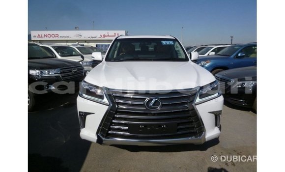 Acheter Import Voiture Lexus LX Blanc à Import - Dubai, Ali Sabieh Region Acheter Import Voiture Lexus LX Blanc à Import - Dubai, Ali Sabieh Region