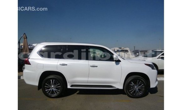 Acheter Import Voiture Lexus LX Blanc à Import - Dubai, Ali Sabieh Region Acheter Import Voiture Lexus LX Blanc à Import - Dubai, Ali Sabieh Region