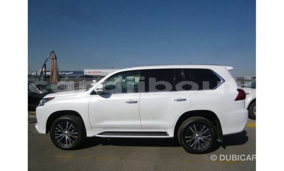 Acheter Import Voiture Lexus LX Blanc à Import - Dubai, Ali Sabieh Region Acheter Import Voiture Lexus LX Blanc à Import - Dubai, Ali Sabieh Region