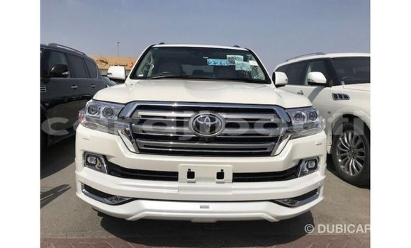 Acheter Import Voiture Toyota Land Cruiser Blanc à Import - Dubai, Ali Sabieh Region Acheter Import Voiture Toyota Land Cruiser Blanc à Import - Dubai, Ali Sabieh Region
