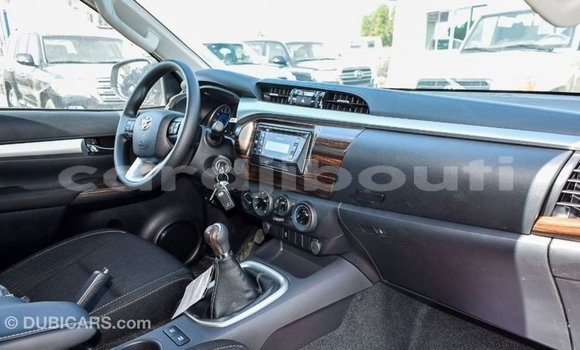 Acheter Import Voiture Toyota Hilux Blanc à Import - Dubai, Ali Sabieh Region Acheter Import Voiture Toyota Hilux Blanc à Import - Dubai, Ali Sabieh Region