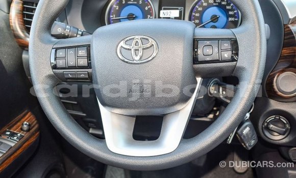 Acheter Import Voiture Toyota Hilux Blanc à Import - Dubai, Ali Sabieh Region Acheter Import Voiture Toyota Hilux Blanc à Import - Dubai, Ali Sabieh Region