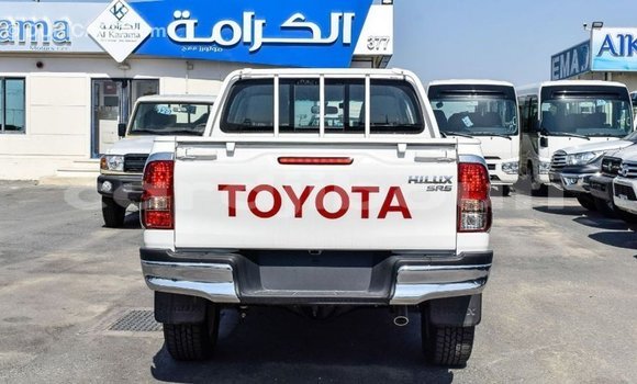 Acheter Import Voiture Toyota Hilux Blanc à Import - Dubai, Ali Sabieh Region Acheter Import Voiture Toyota Hilux Blanc à Import - Dubai, Ali Sabieh Region