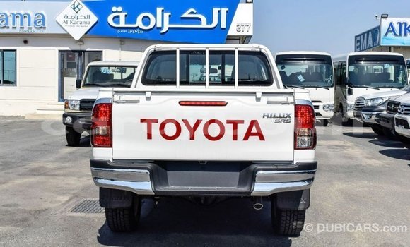 Acheter Import Voiture Toyota Hilux Blanc à Import - Dubai, Ali Sabieh Region Acheter Import Voiture Toyota Hilux Blanc à Import - Dubai, Ali Sabieh Region