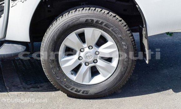 Acheter Import Voiture Toyota Hilux Blanc à Import - Dubai, Ali Sabieh Region Acheter Import Voiture Toyota Hilux Blanc à Import - Dubai, Ali Sabieh Region