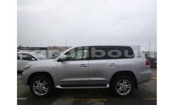 Acheter Import Voiture Toyota Land Cruiser Autre à Import - Dubai, Ali Sabieh Region Acheter Import Voiture Toyota Land Cruiser Autre à Import - Dubai, Ali Sabieh Region