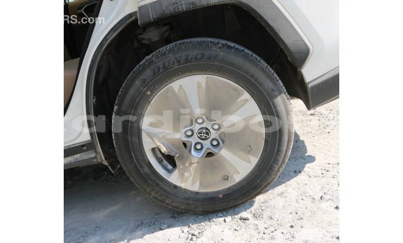 Buy Import Toyota 4Runner White Car in Import - Dubai in Ali Sabieh Region Buy Import Toyota 4Runner White Car in Import - Dubai in Ali Sabieh Region