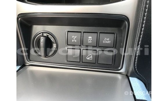 Acheter Import Voiture Toyota Prado Marron à Import - Dubai, Ali Sabieh Region Acheter Import Voiture Toyota Prado Marron à Import - Dubai, Ali Sabieh Region