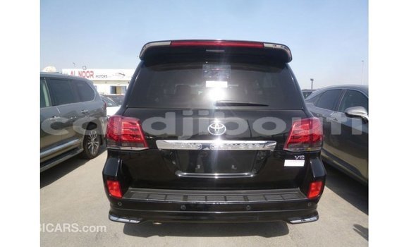 Acheter Import Voiture Toyota Land Cruiser Noir à Import - Dubai, Ali Sabieh Region Acheter Import Voiture Toyota Land Cruiser Noir à Import - Dubai, Ali Sabieh Region