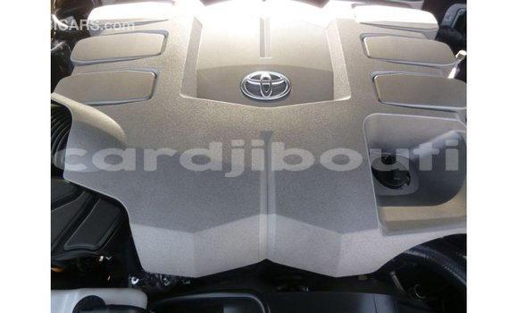 Acheter Import Voiture Toyota Land Cruiser Noir à Import - Dubai, Ali Sabieh Region Acheter Import Voiture Toyota Land Cruiser Noir à Import - Dubai, Ali Sabieh Region